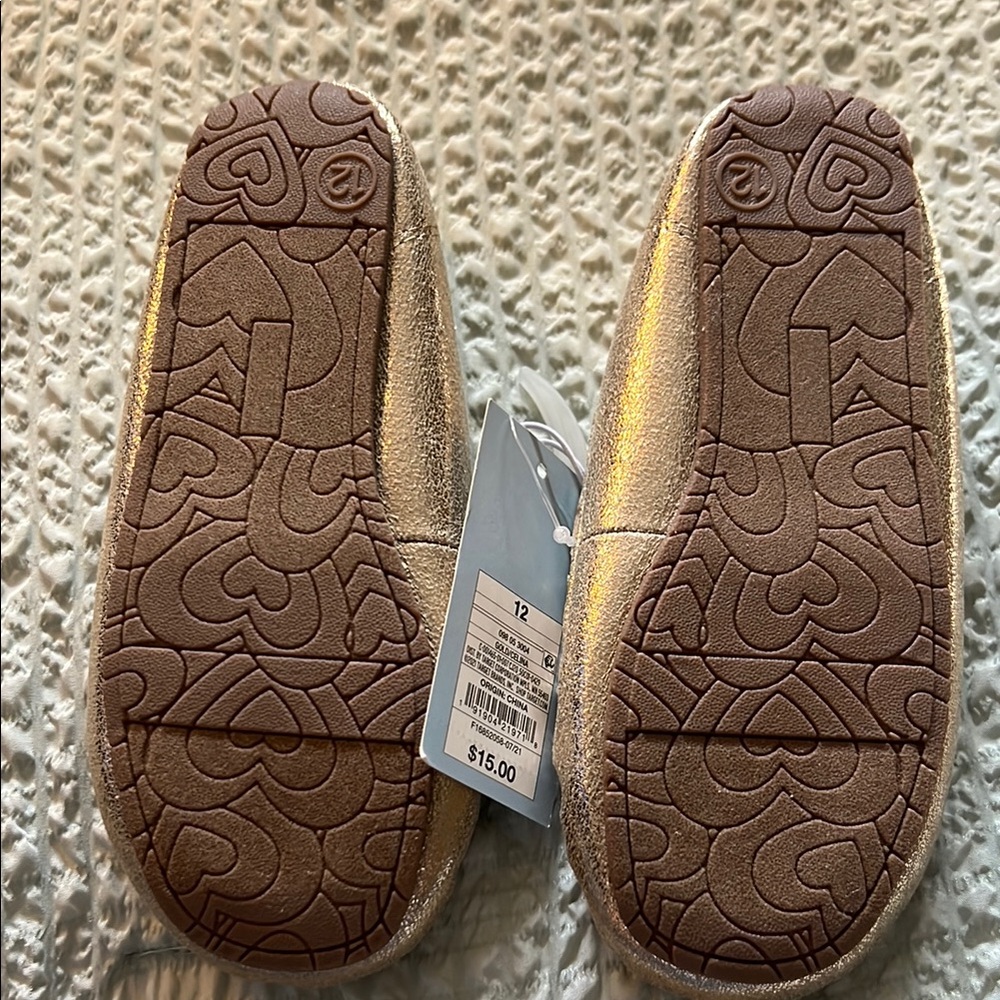 Cat & Jack Girls Shimmering Gold Moccasin Slipper Size 12 NWT - Picture 4 of 4